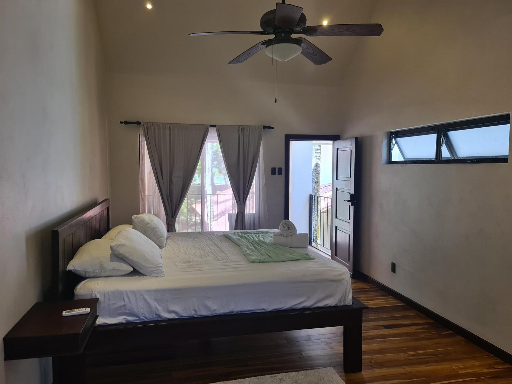 Hona Beach Hotel Dominical Rum bild